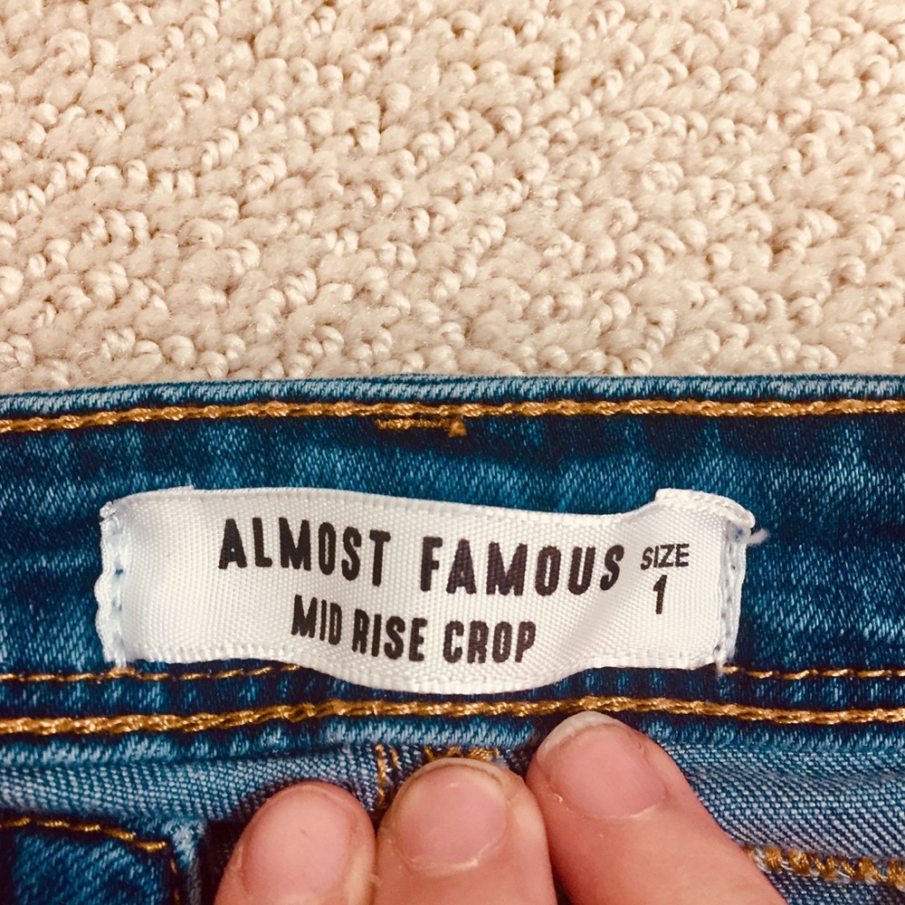 Almost Famous Ripped Jeans - Picture 4 of 7